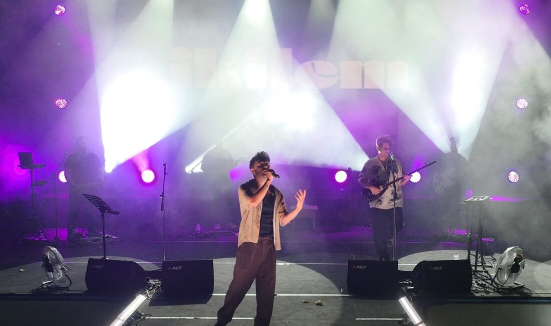 Geleneksel Ağustos Fuarı’nın 16’ncı gününde sahne alan İkilem, en hit