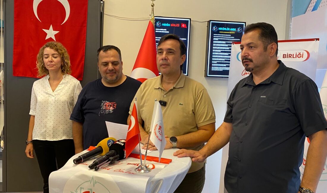 Hekim Birliği Sendikası'nın Kahramanmaraş Olağan Genel Kurulu yoğun bir katılımla