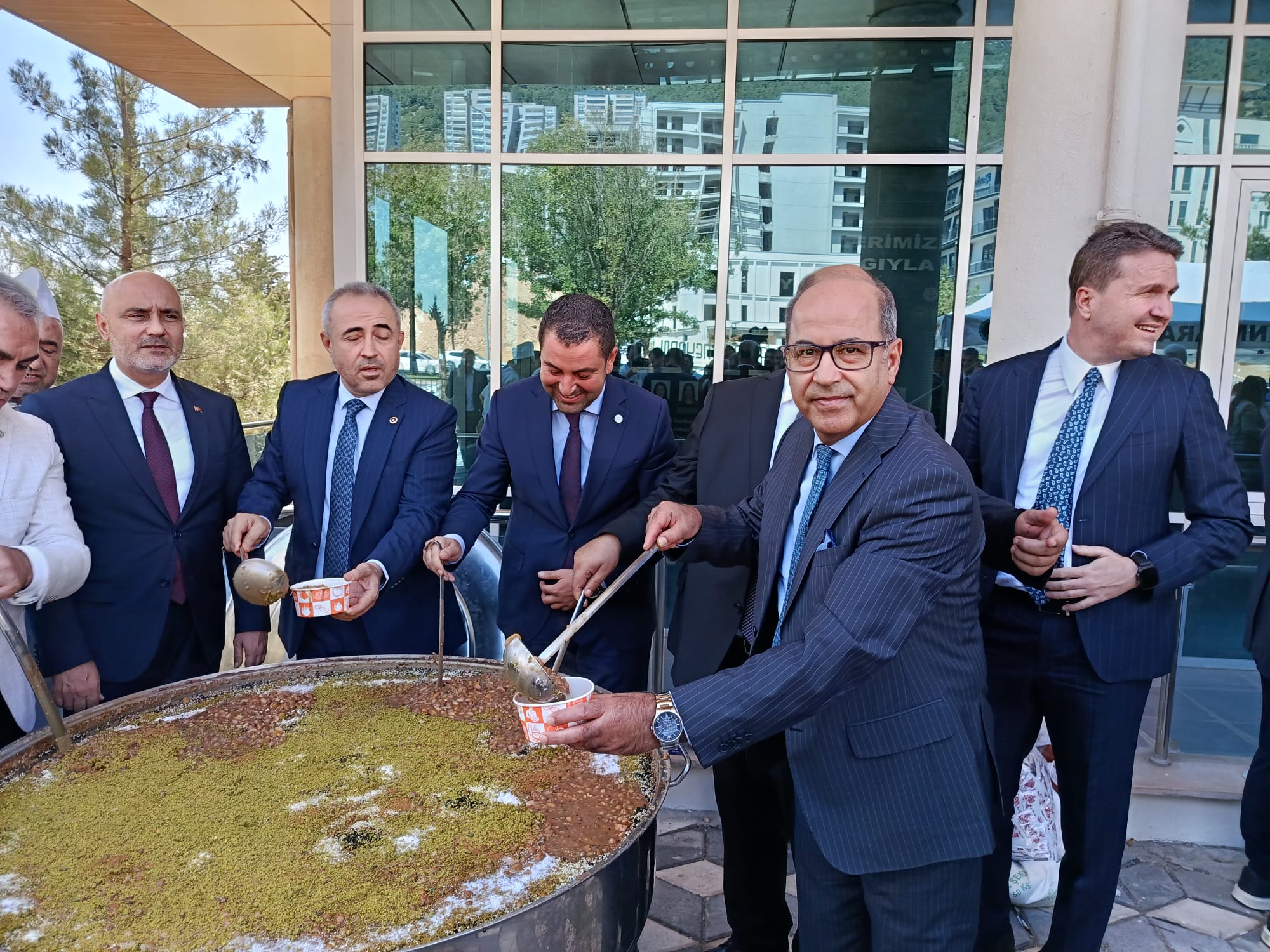 0fc90c00 9a22 4f13 a4a6 8c2cf80389df 1