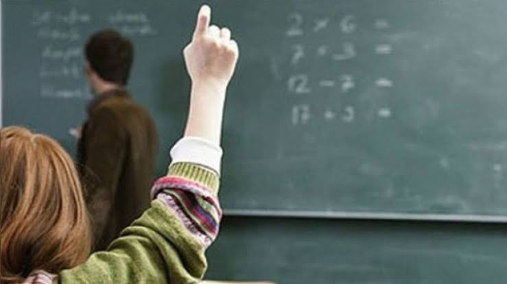 Kahramanmaraş'ın Dulkadiroğlu ilçesinde yer alan Beylerbeyi Ortaokulu, bir öğretmene yönelik