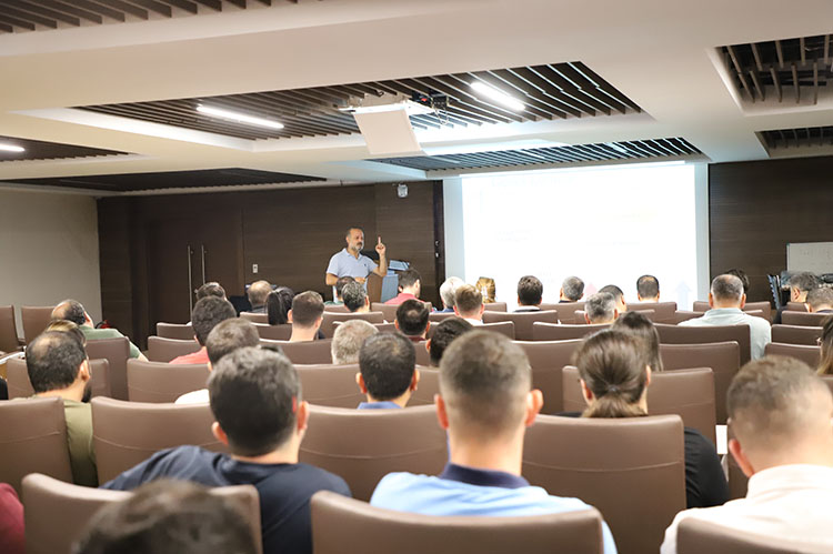 AKEDAŞ Elektrik Dağıtım A.Ş., çalışanlarının iş sağlığı ve güvenliği konusunda