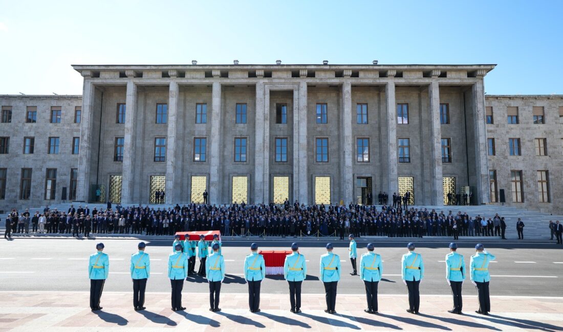 Büyük Birlik Partisi (BBP)'nin kurucularından ve 19. Dönem Kahramanmaraş Milletvekili