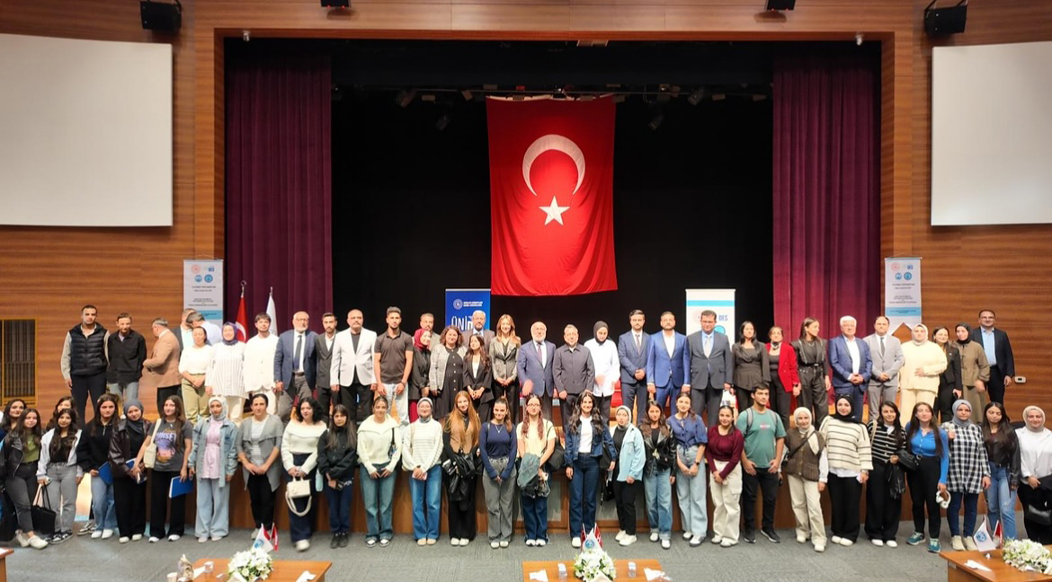 Karakoç'tan Kayseri Üniversitesi Gençliğine Tam Not: "Geleceğe Dair Umutlarımız Katlandı" 2 558042438 18288721303259159 3510137617107661226 n