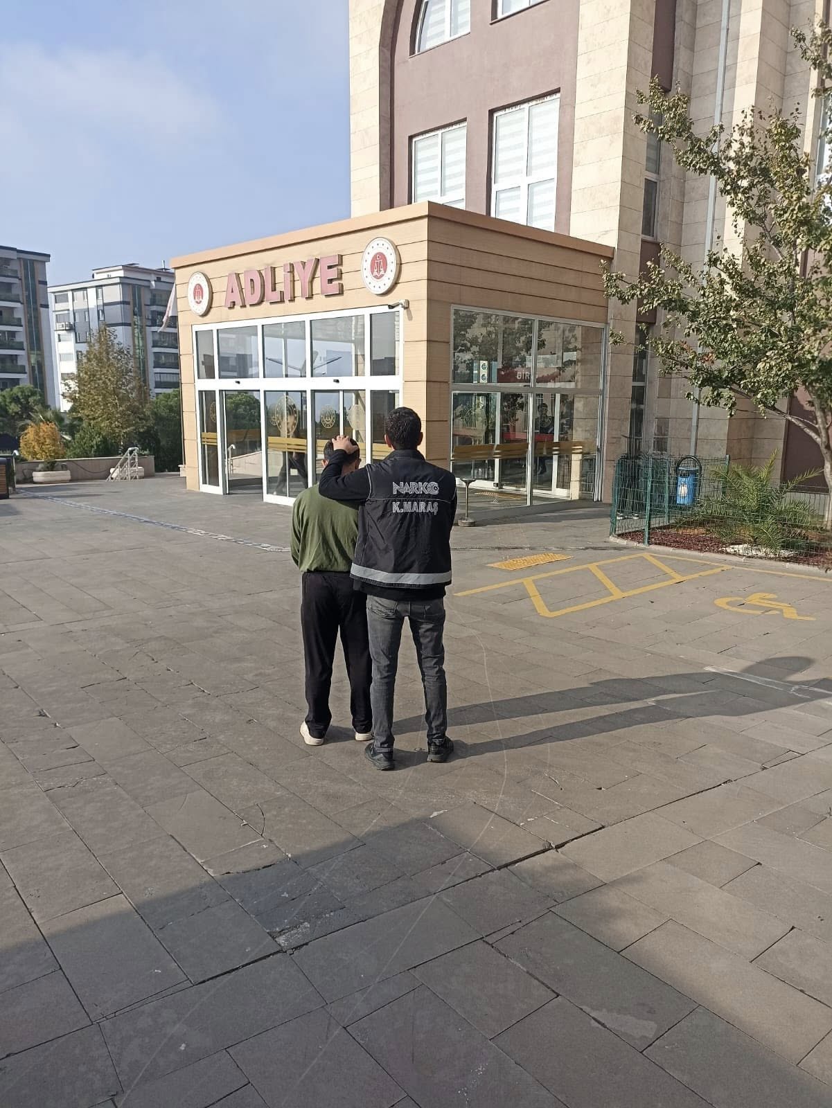 Polisten Kaçamadılar! Kahramanmaraş’ta Kaçak Tütün ve Uyuşturucu Operasyonu 1 568493816 1361105056026549 152047865241075769 n