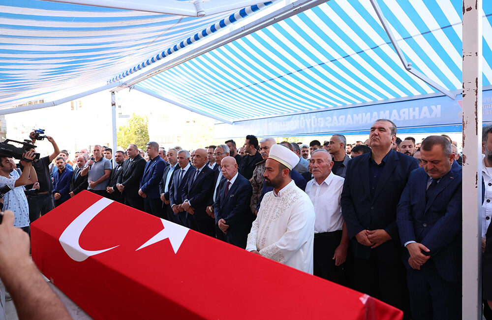 19. Dönem Kahramanmaraş Milletvekili Ökkeş Şendiller’in cenaze törenine katılan Başkan