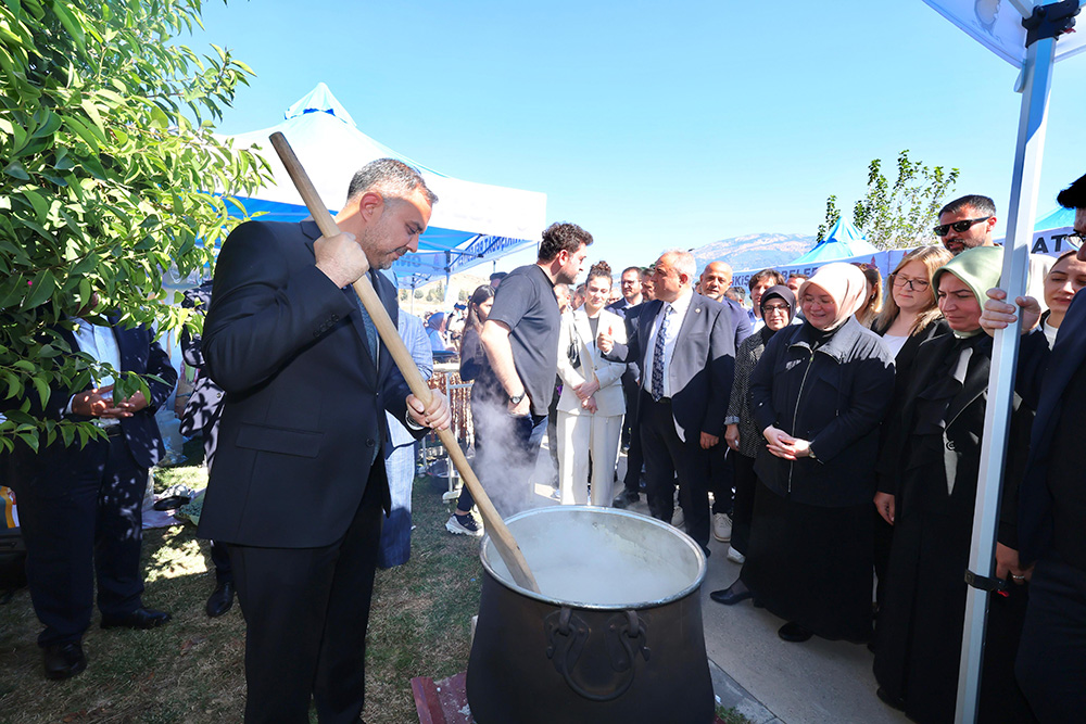 Onikişubat Bağ Bozumu Festivali başladı! 3 WhatsApp Image 2025 10 18 at 17.37.51 3