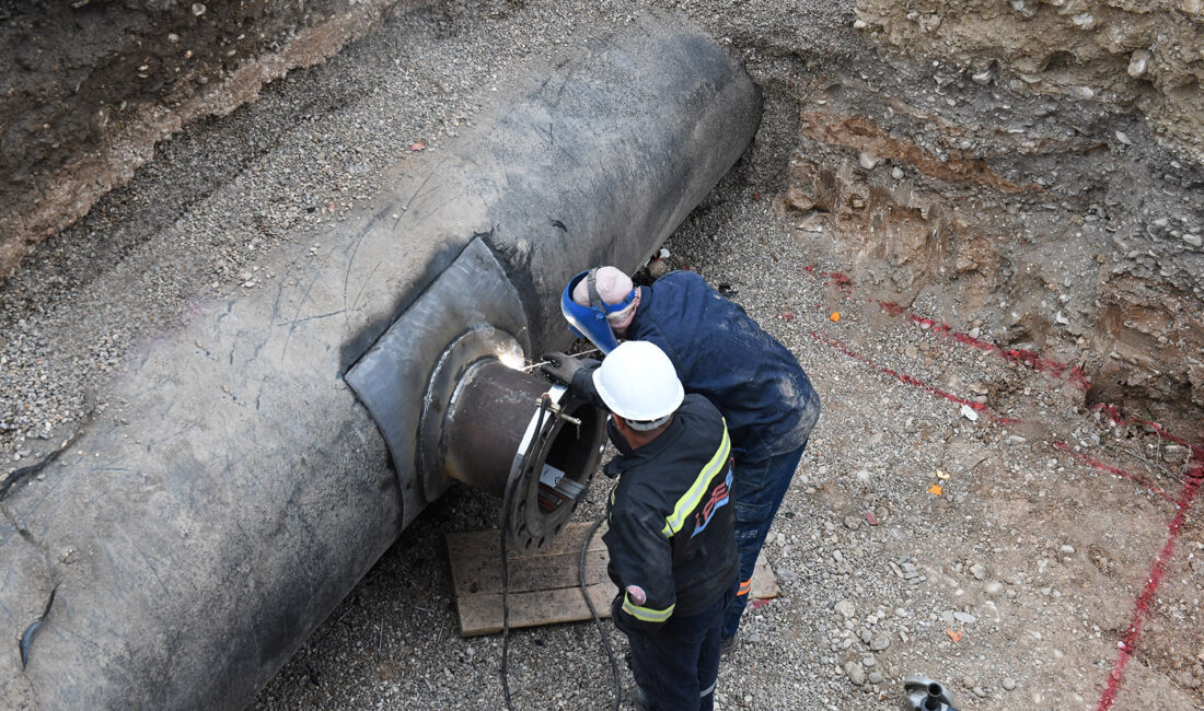 KASKİ ekiplerince Onikişubat Prof. Dr. Necmettin Erbakan Bulvarı’nda gerçekleştirilen çalışmalarla