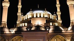 Üç ayların müjdecisi olan Regaip Kandili yaklaşırken, bu mübarek günü