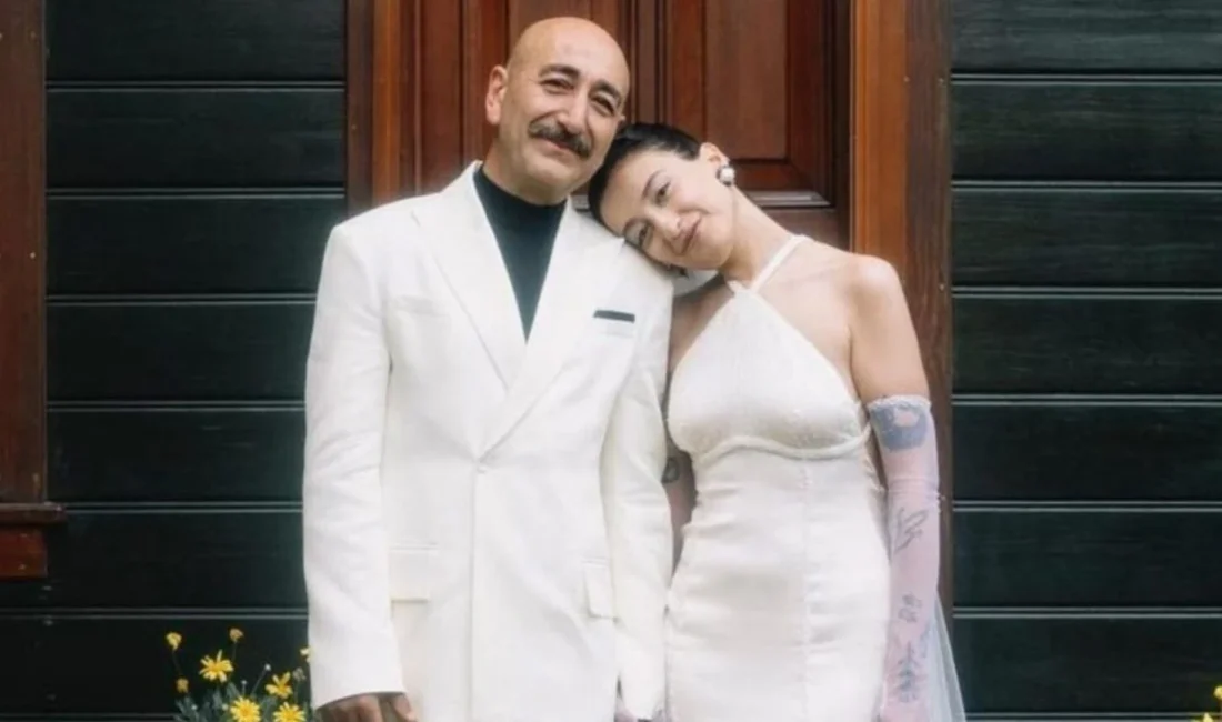 O Ses Türkiye’de jüri koltuğunda oturan Melike Şahin, güçlü sesi