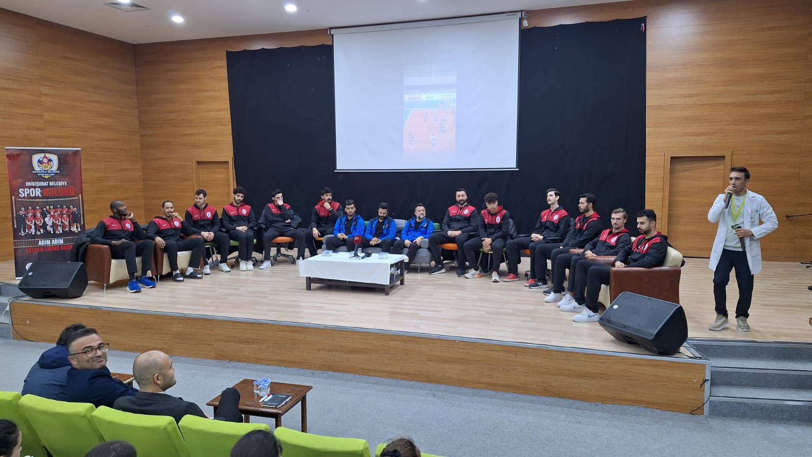 Kahramanmaraş Onikişubat’ın Voleybolcuları, Gençlere Azim ve Umut Aşılıyor! 2 WhatsApp Image 2025 12 16 at 12.52.00