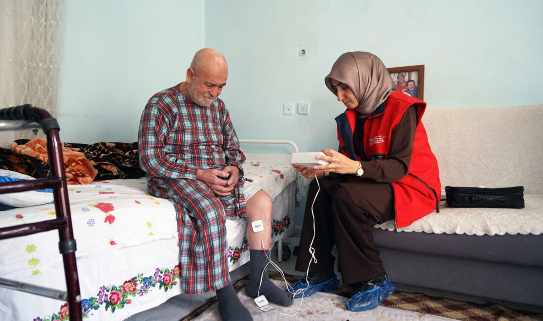 Büyükşehir Belediyesi, ihtiyaç sahibi toplam 938 yaşlı vatandaşın; ev temizliğinden