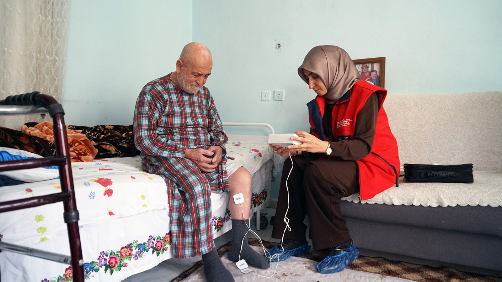 Büyükşehir Belediyesi, ihtiyaç sahibi toplam 938 yaşlı vatandaşın; ev temizliğinden