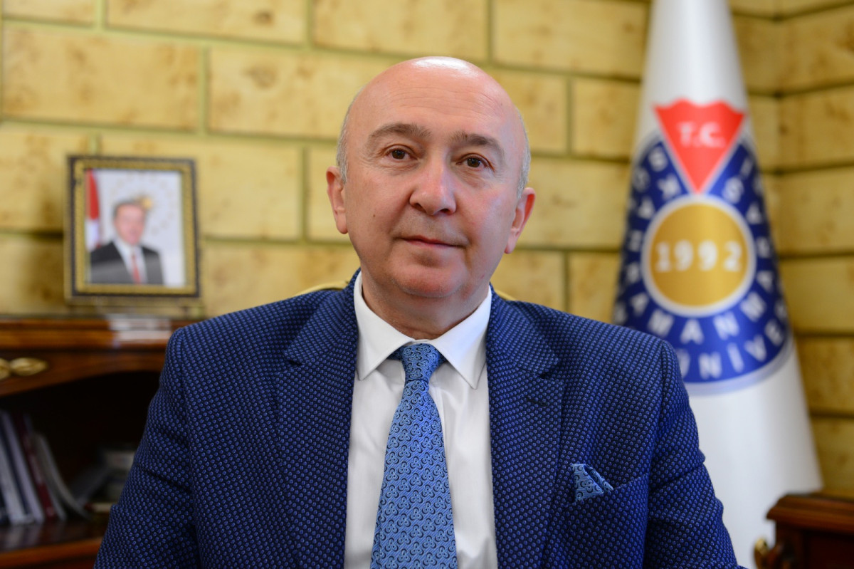 Kahramanmaraş KSÜ’de Bayrak Değişimi! Prof. Dr. Mahmut Ak Yeni Rektör Oldu 1 ksu rektoru prof dr alptekin yasim ataturkun izinden yurumeye ve onun ideallerini yasatmaya kararliyiz 014333 20241110