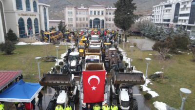 Son yılların en yoğun kar yağışı Türkoğlu’nda vatandaşlar tarafından bereket