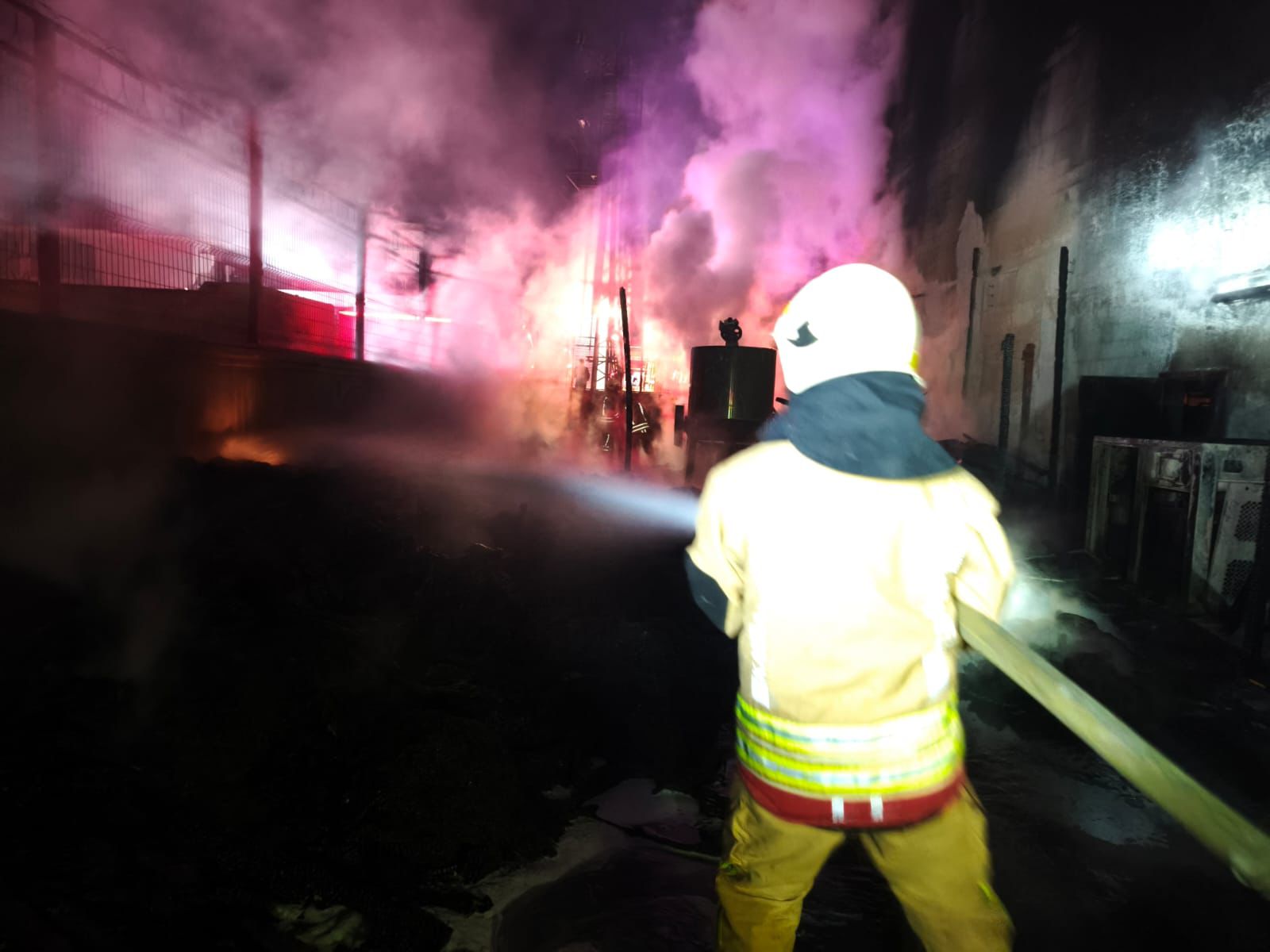 Kahramanmaraş’ta büyük yangın! 1 57f1c116 4529 4f93 ad5c fcdf5fa0d2ad