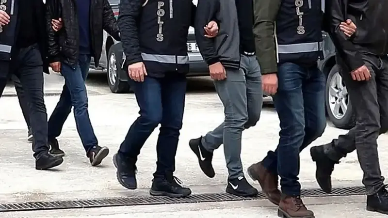 Kahramanmaraş Cumhuriyet Başsavcılığı koordinesinde düzenlenen operasyonda, uyuşturucu madde ticareti yapıldığı iddiasıyla