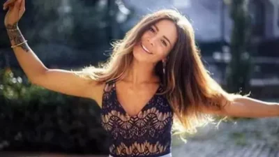 Moda dünyasının ikonik isimlerinden biri olan Eliz Sakuçoğlu, hem stil