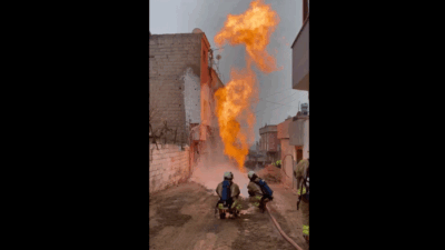 Kahramanmaraş’ın Onikişubat ilçesine bağlı Mağralı Mahallesi 43012. Sokak’ta öğle saatlerinde