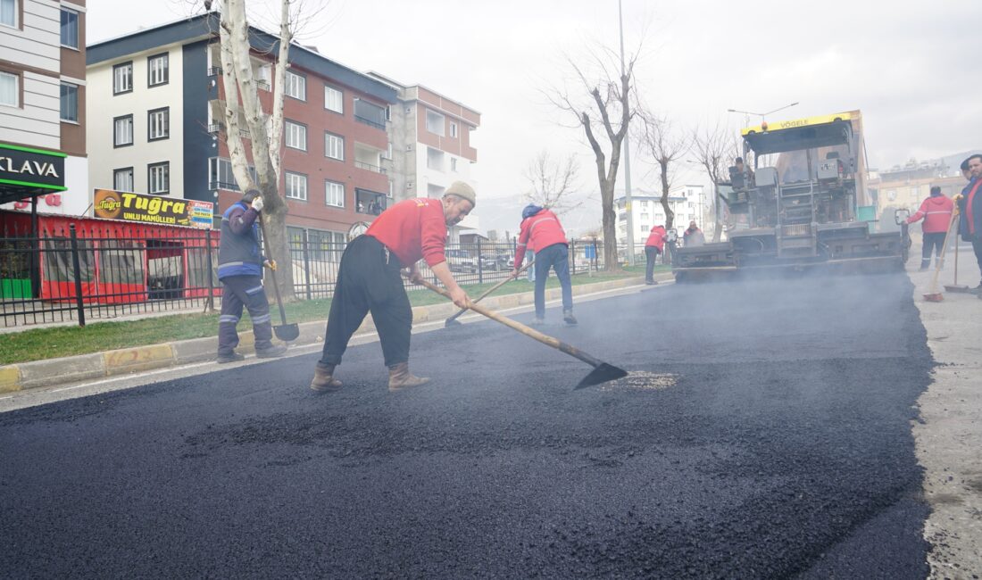 Büyükşehir Belediyesi, Onikişubat ve Dulkadiroğlu’nda altyapı müdahalelerinin yapıldığı alanlara sıcak
