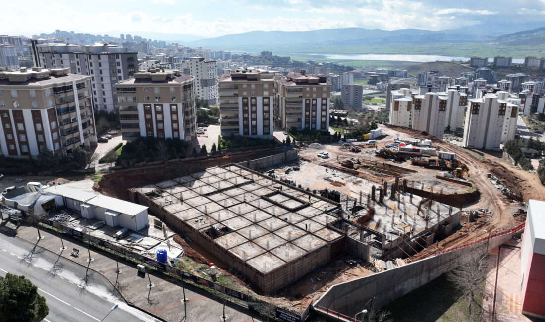 Büyükşehir Belediyesi tarafından hayata geçirilen Gençlik ve Spor Merkezi’nin inşası