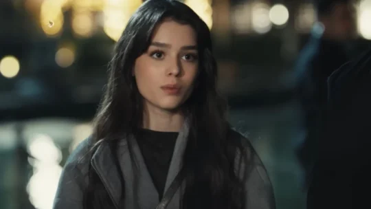 Yeraltı dizisi izleyicileri, genç ve güçlü karakterlerden biri olan Melek’i