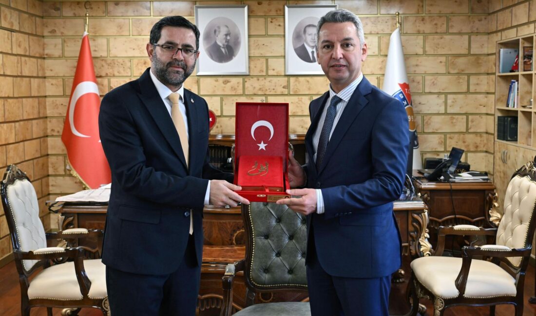 Öz Sağlık İş Sendikası Kahramanmaraş Şube Başkanı Murat Arifoğlu ve