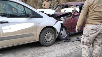 Kahramanmaraş'ın Ekinözü ilçesinde iki aracın kafa kafaya çarpıştığı feci trafik