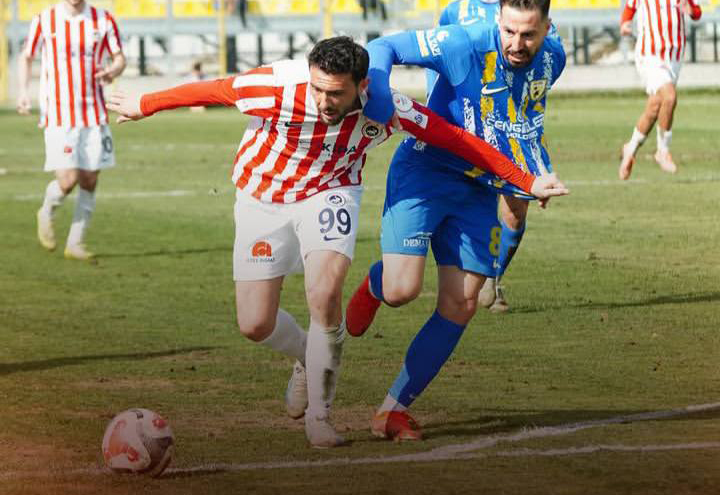 TFF 2. Lig Kırmızı Grup’un 29. haftasında şampiyonluk mücadelesi veren
