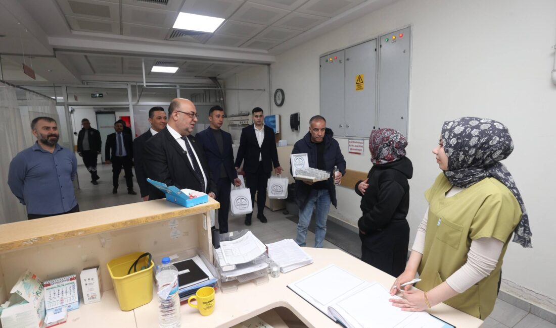 Kahramanmaraş’ta Ramazan Bayramı dolayısıyla anlamlı ziyaretler gerçekleştiren Mehmet Akpınar, hem