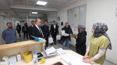 Kahramanmaraş’ta Ramazan Bayramı dolayısıyla anlamlı ziyaretler gerçekleştiren Mehmet Akpınar, hem