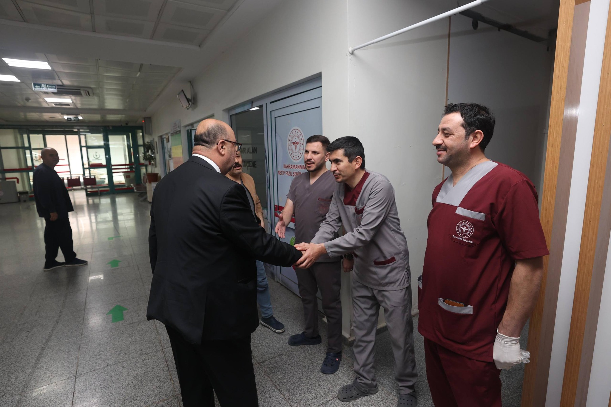 Başkan Akpınar’dan Bayramda Anlamlı Ziyaretler: Güvenlik Güçleri ve Hastalara Moral Oldu! 4 656750777 1545345817597225 3881919135659595110 n