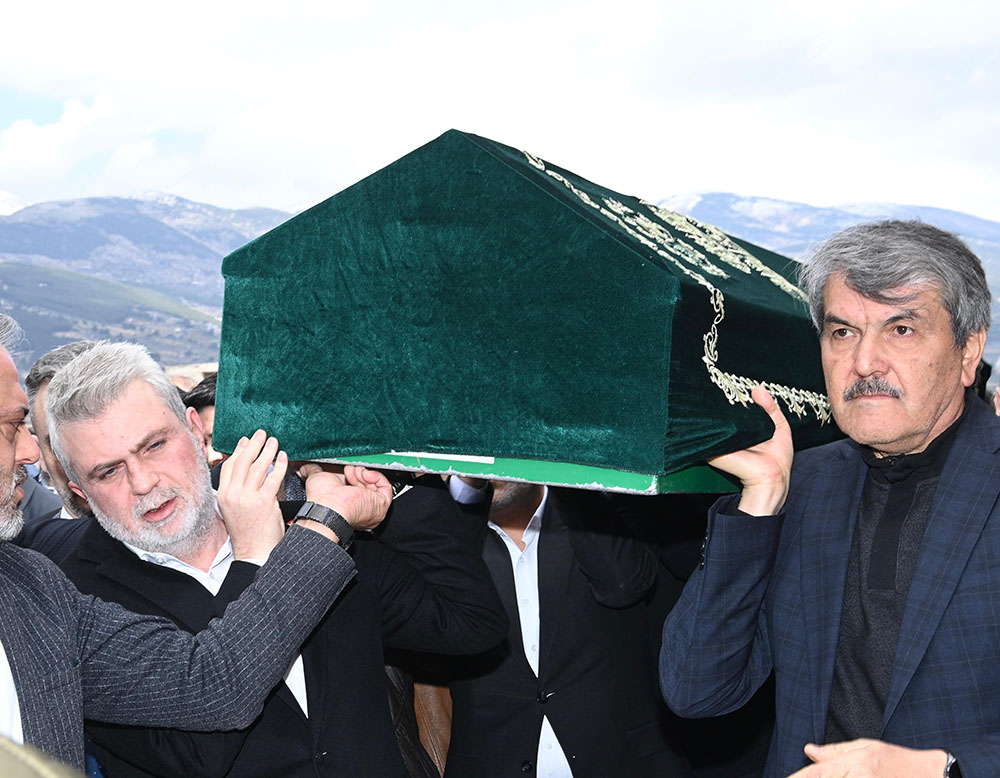 Başkan Görgel, 27. Dönem Milletvekili Ahmet Özdemir’in Acısını Paylaştı 1 Cenaze Toreni 4