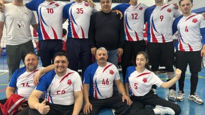 Büyükşehir Belediyesinin Oturarak Voleybol takımı, mücadele ettiği Süper Lig A