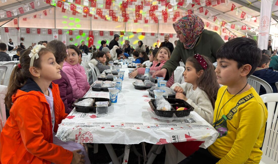 Büyükşehir Belediyesi, küçük yaştaki çocukları oruca alıştırmak ve Ramazan ayının