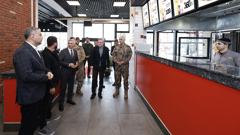 Büyükşehir Belediye Başkanı Fırat Görgel, Vali Mükerrem Ünlüer ve beraberindeki