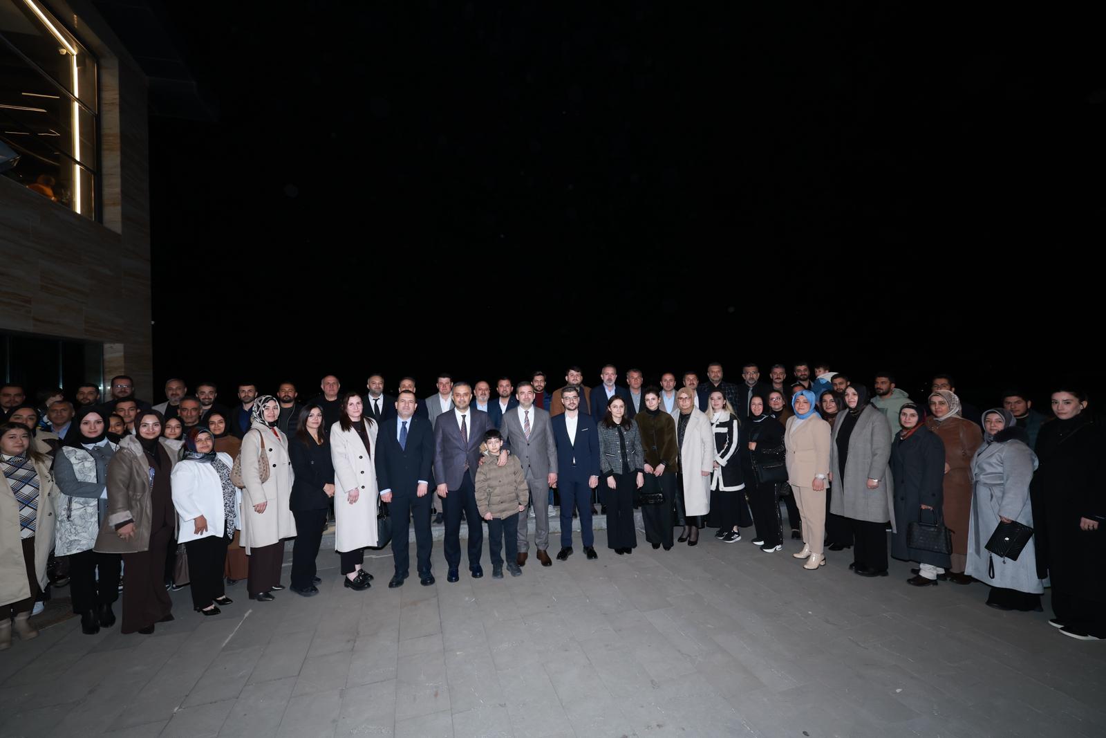 Başkan Toptaş, AK Parti Onikişubat teşkilatı ile iftar sofrasında buluştu! 2 WhatsApp Image 2026 03 05 at 20.31.55 1