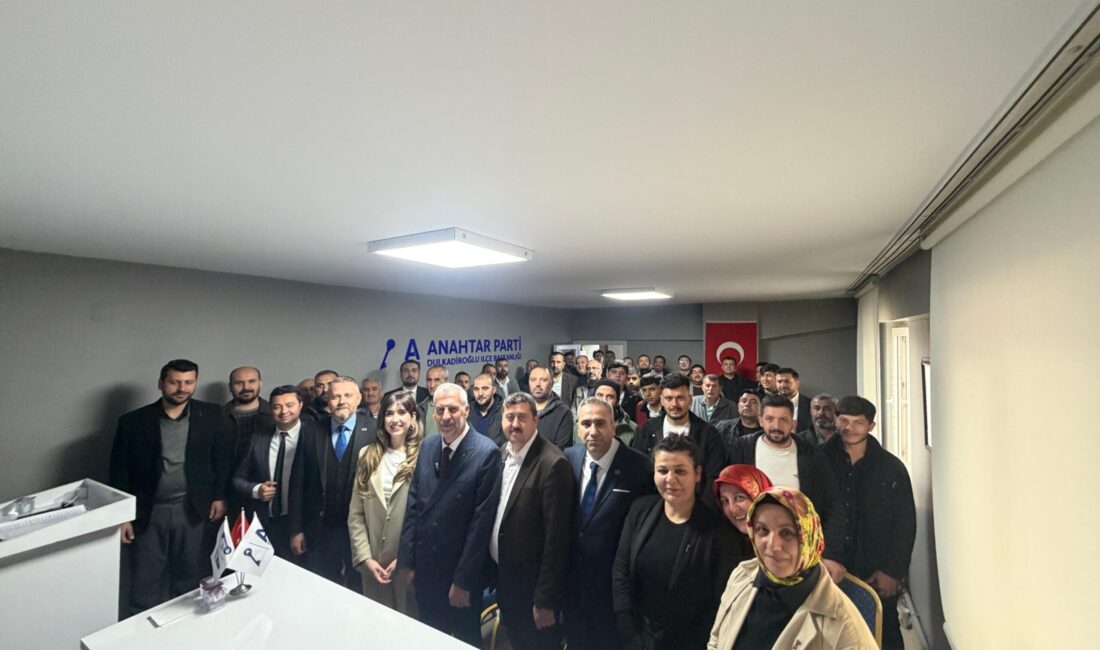 Kahramanmaraş’ta Anahtar Parti Dulkadiroğlu İlçe Başkanlığı tarafından düzenlenen üye katılım