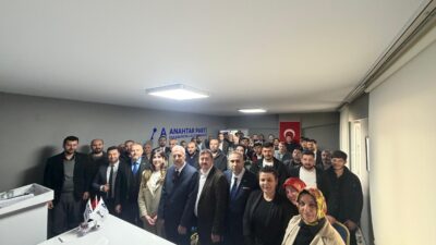 Kahramanmaraş’ta Anahtar Parti Dulkadiroğlu İlçe Başkanlığı tarafından düzenlenen üye katılım