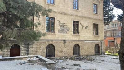 6 Şubat depremlerinde ağır hasar alarak yıkılan Fatma Gölcü Camii’nin