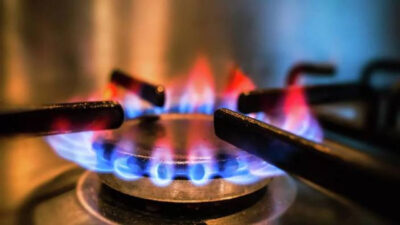 Elektrik ve doğalgaza yüzde 25 fiyat artışı yapıldı. Yeni tarife