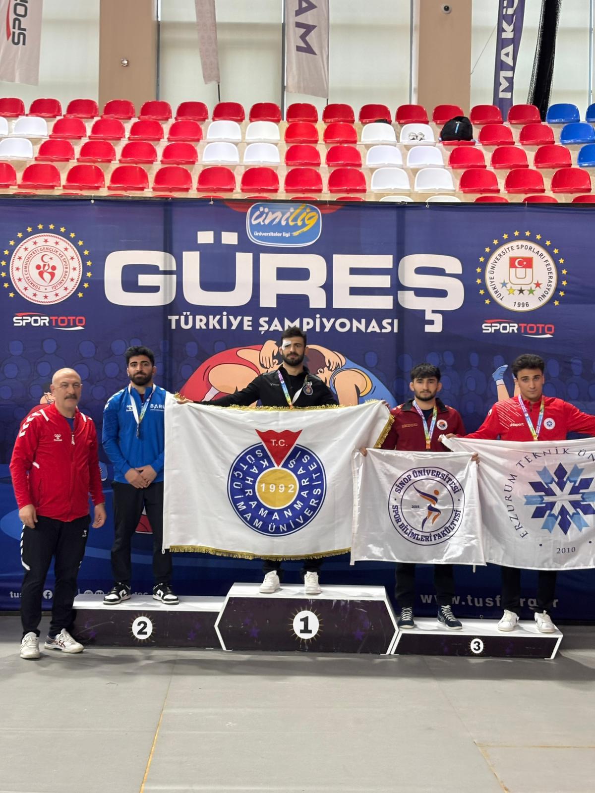 Burdur Mehmet Akif Ersoy Üniversitesi ev sahipliğinde düzenlenen ÜNİLİG Güreş