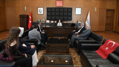 23 Nisan Ulusal Egemenlik ve Çocuk Bayramı’nda Büyükşehir Belediye Başkanı