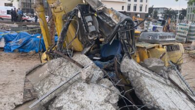 Kahramanmaraş’ın merkez ilçesi Onikişubat’ta, miadını dolduran 5 katlı kapalı otoparkın