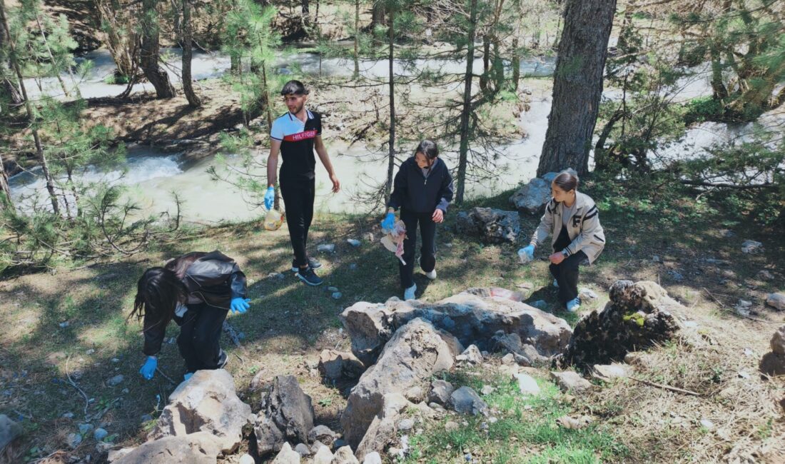 Kahramanmaraş’ta Andırın - Geben Şehit Ramazan Avcı Anadolu Lisesi öğrencileri,