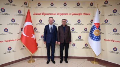 Nevzat Pakdil ve beraberindeki heyet, KSÜ Rektörü Prof. Dr. İbrahim