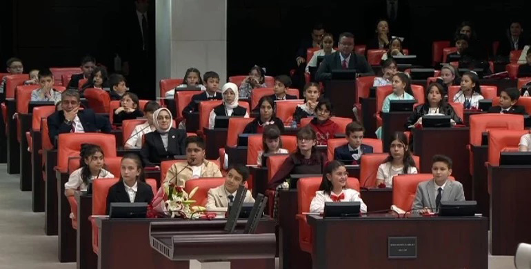 Türkiye Büyük Millet Meclisi'nde düzenlenen Çocuk Özel Oturumu, anlamlı bir