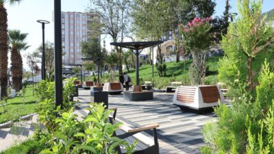 Hanifi Toptaş başkanlığındaki Onikişubat Belediyesi’nin park alanlarında hayata geçirdiği “Güvenli