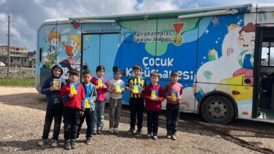 Büyükşehir Belediyesinin örnek projelerinden Mobil Çocuk Kütüphanesi, Mart ayında Onikişubat,