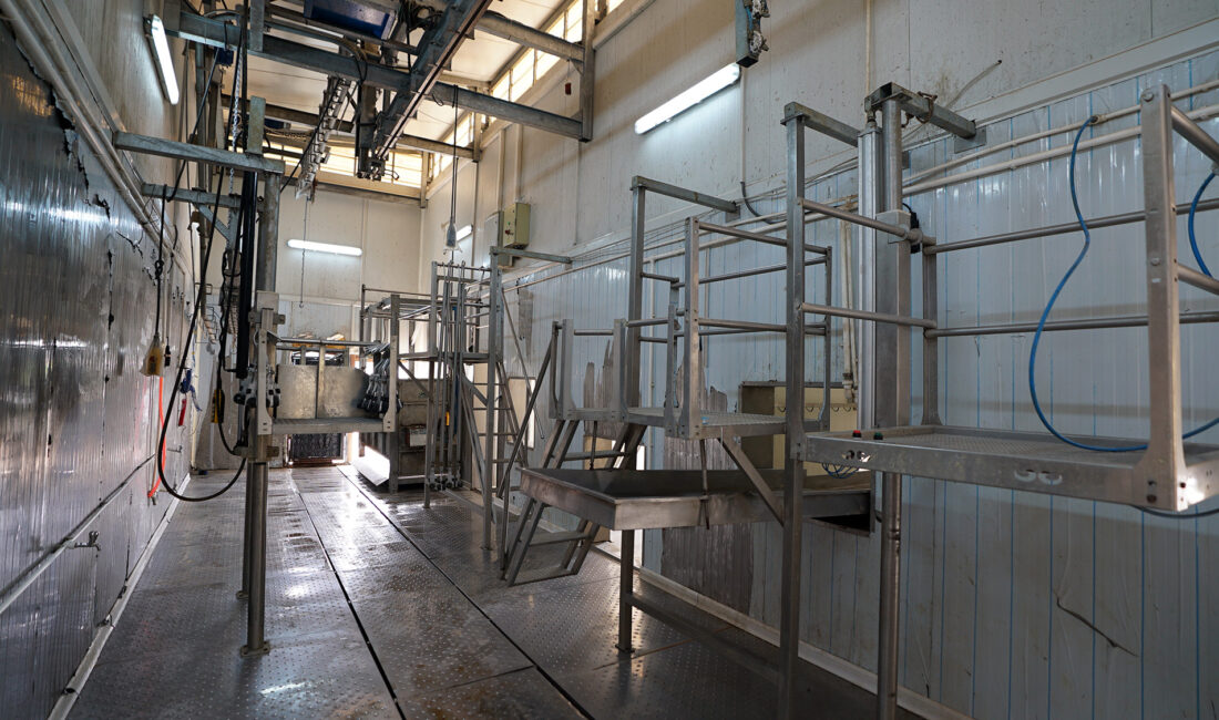 Büyükşehir Belediyesi, Pazarcık’ta bulunan eski ve yıpranmış kesimhaneyi baştan sona