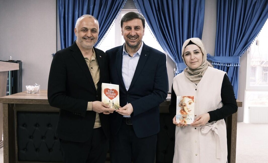 Büyükşehir Belediyesinin Andırın’da düzenlediği programda vatandaşlarla bir araya gelen eğitimci